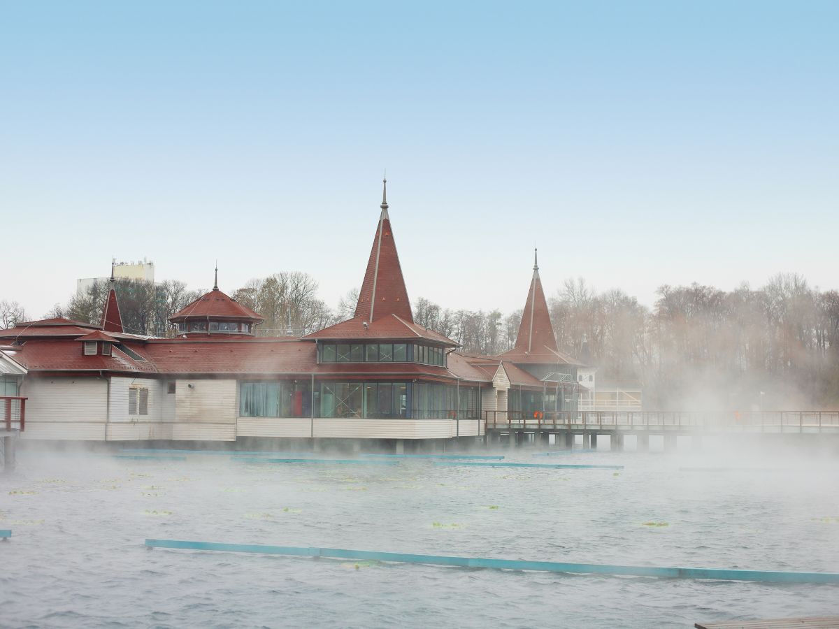 Будапешт - термальное озеро Хевиз